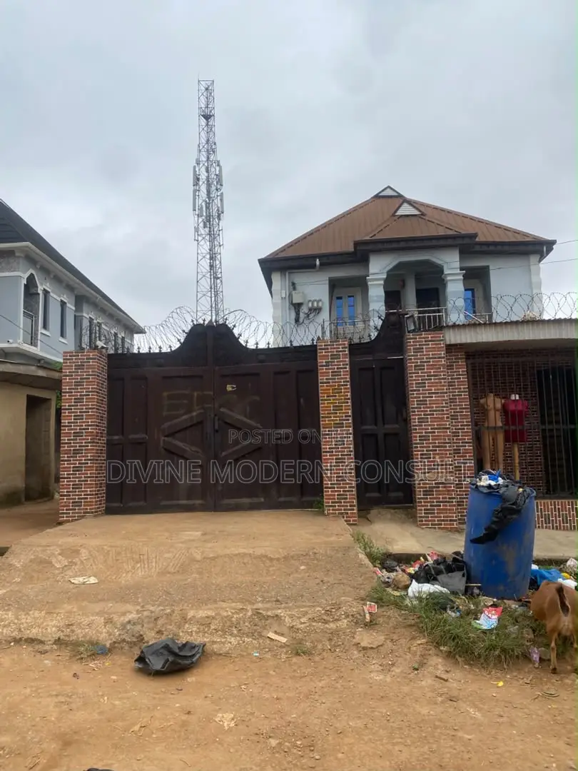 6bdrm Bungalow in Lagos State for sale in Lagos State