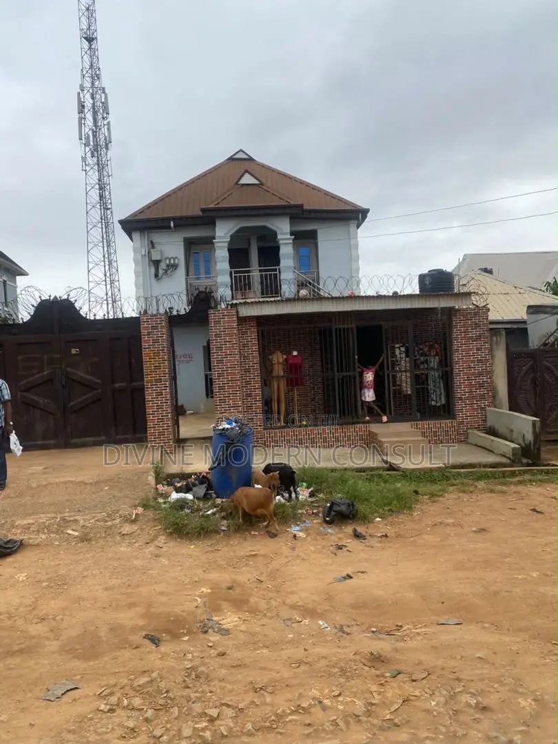 6bdrm Bungalow in Lagos State for sale in Lagos State
