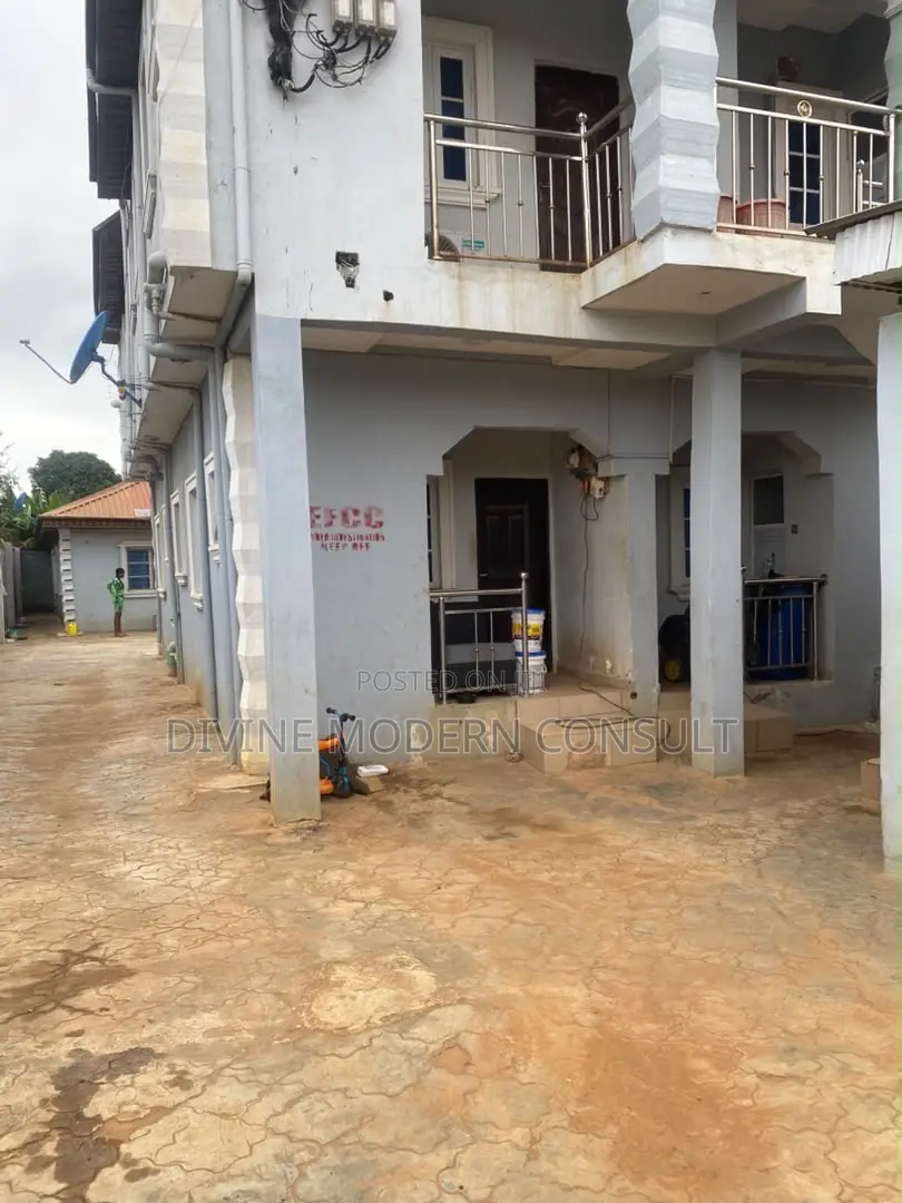 6bdrm Bungalow in Lagos State for sale in Lagos State