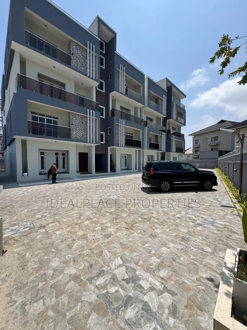 2bdrm Maisonette in Lekki Phase 1 for sale in Lekki Phase 1
