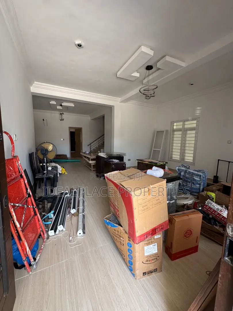 2bdrm Maisonette in Lekki Phase 1 for sale in Lekki Phase 1