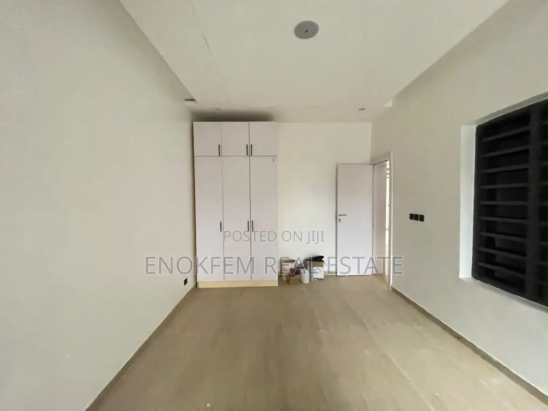 3bdrm Block of Flats in Lagos State for sale in Lagos State