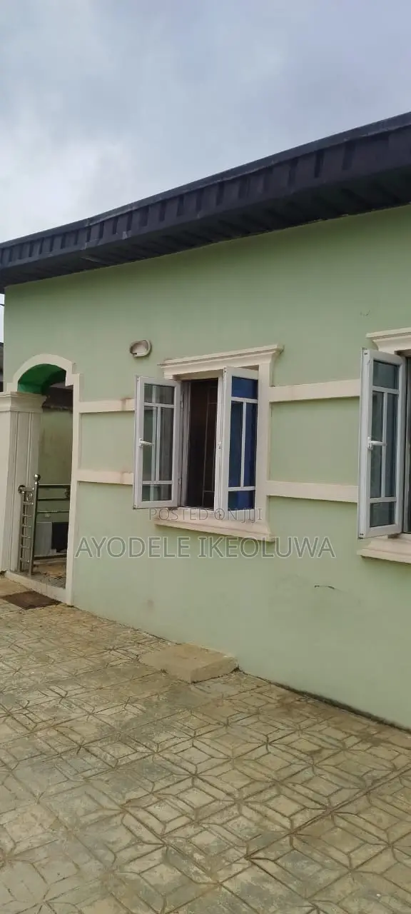 3bdrm Bungalow in Isuti Road, Igando / Ikotun/Igando for sale in Igando / Ikotun/Igando