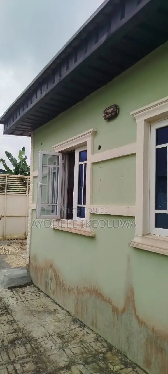 3bdrm Bungalow in Isuti Road, Igando / Ikotun/Igando for sale in Igando / Ikotun/Igando