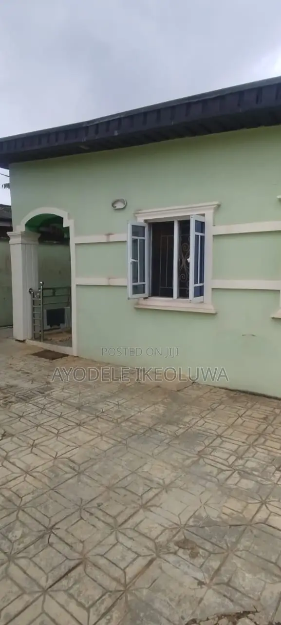 3bdrm Bungalow in Isuti Road, Igando / Ikotun/Igando for sale in Igando / Ikotun/Igando