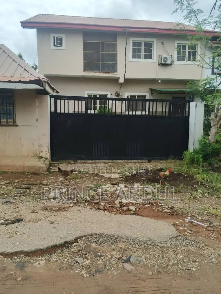 Furnished 3bdrm Duplex in Kurudu for sale in Kurudu