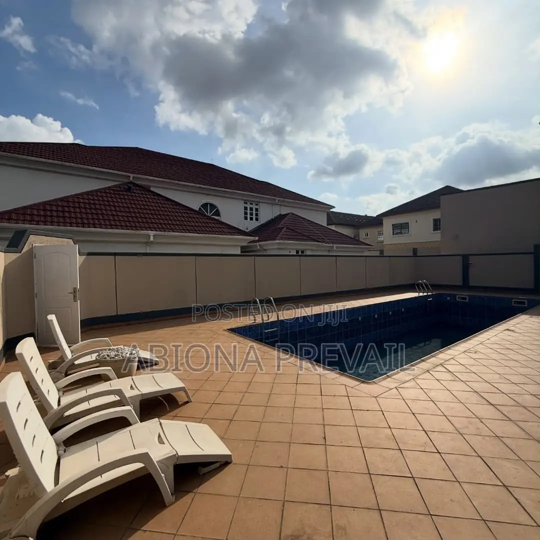 5bdrm Mansion in Apo District for sale in Apo District
