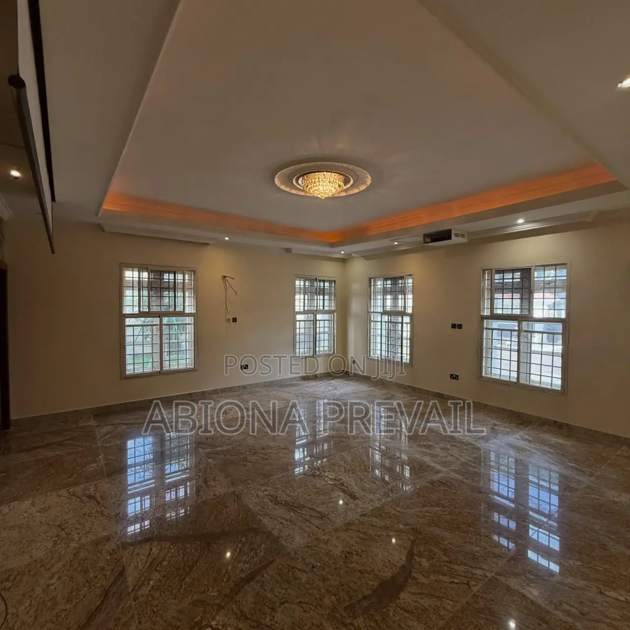 5bdrm Mansion in Apo District for sale in Apo District