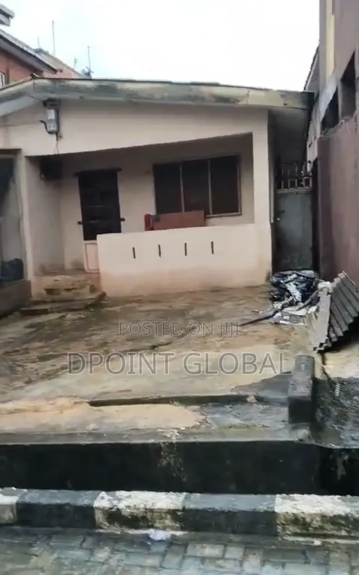 4bdrm Bungalow in Not Estate, Iyana Ipaja for sale in Iyana Ipaja