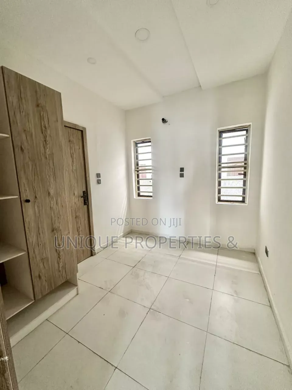 Mini Flat in Royal Pine Estate, Chevron for rent in Chevron