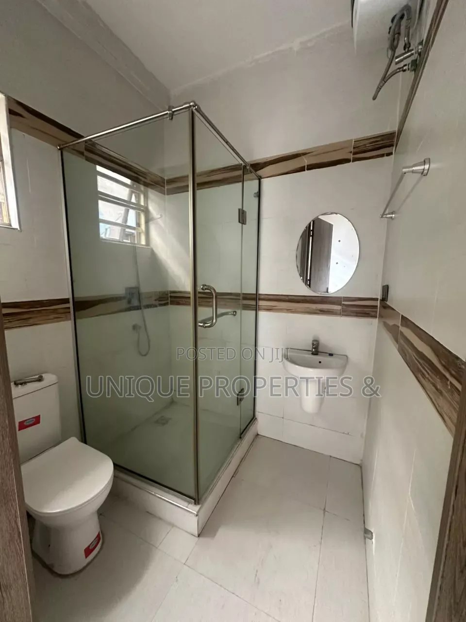 Mini Flat in Royal Pine Estate, Chevron for rent in Chevron