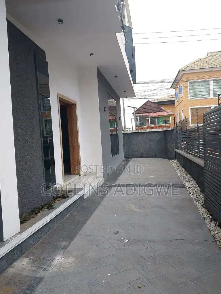 5bdrm Duplex in Osapa Lekki Lagos for sale in Osapa london