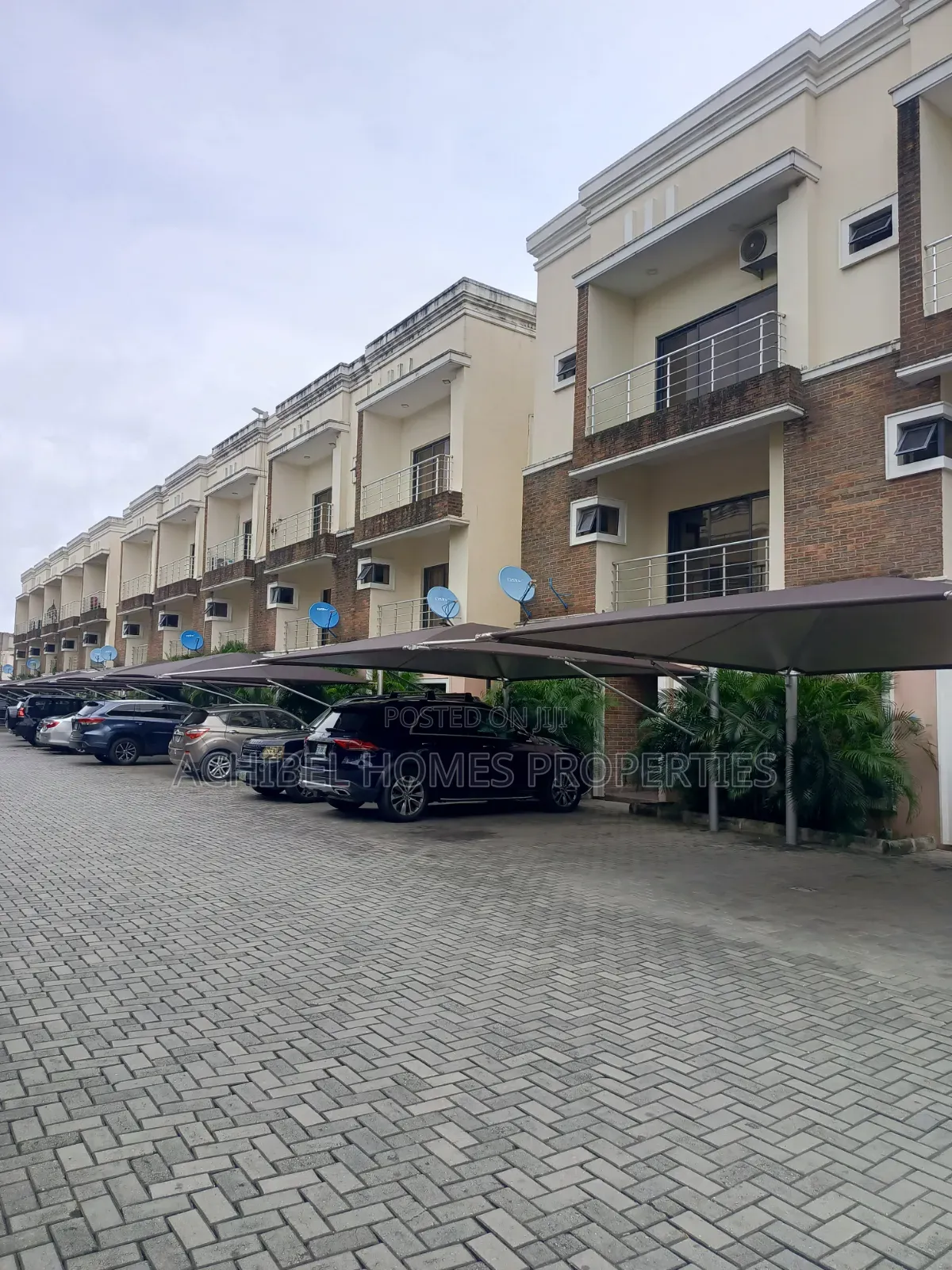 4bdrm Duplex in Off Admiralty Way, Lekki Phase 1 for rent in Lekki Phase 1