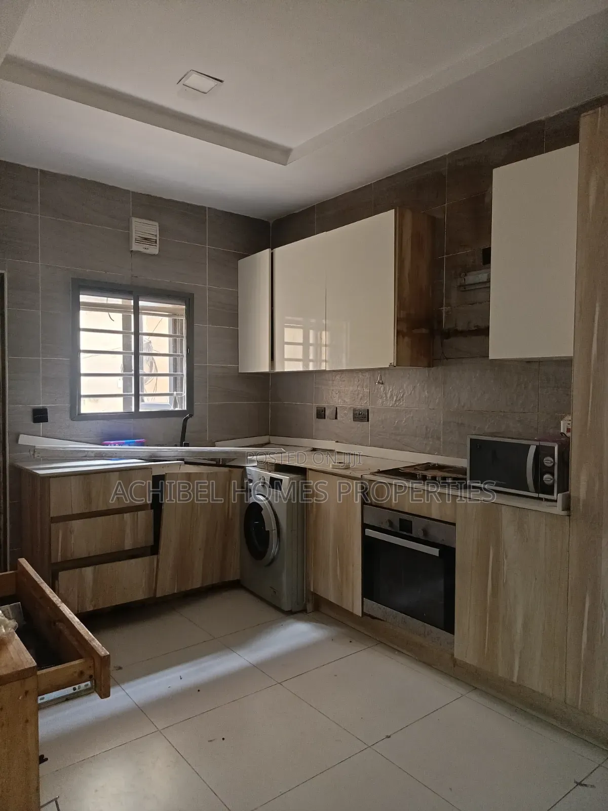 4bdrm Duplex in Off Admiralty Way, Lekki Phase 1 for rent in Lekki Phase 1