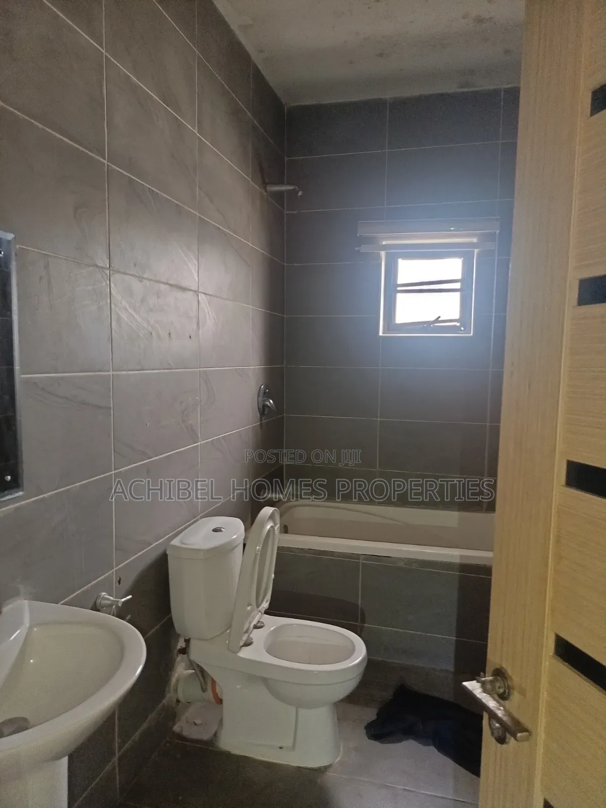 4bdrm Duplex in Off Admiralty Way, Lekki Phase 1 for rent in Lekki Phase 1