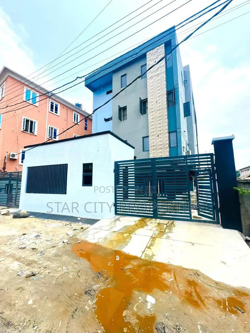 2bdrm Apartment in Surulere Lagos, Western Avenue for sale in Western Avenue