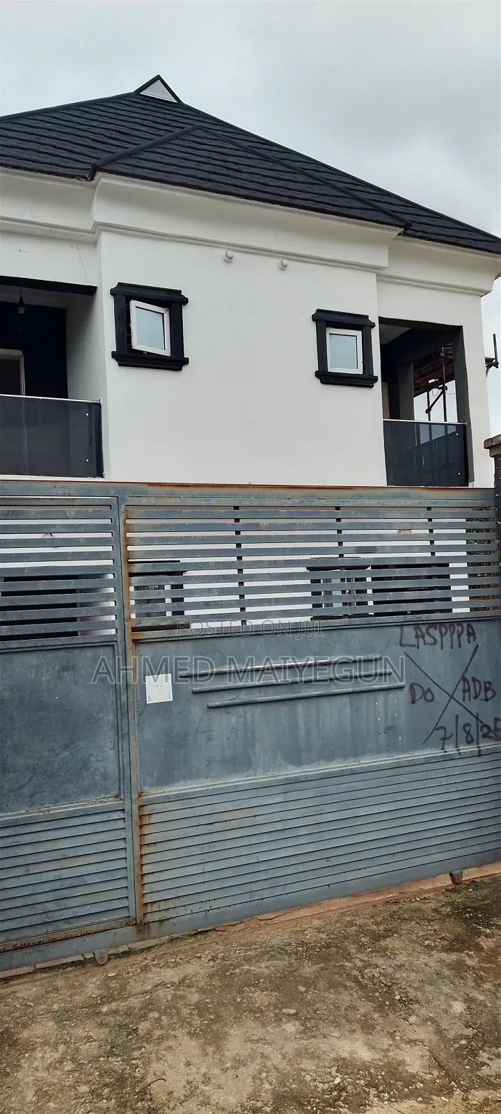 2bdrm Block of Flats in University View, Off Lekki-Epe Expressway in Off Lekki-Epe Expressway