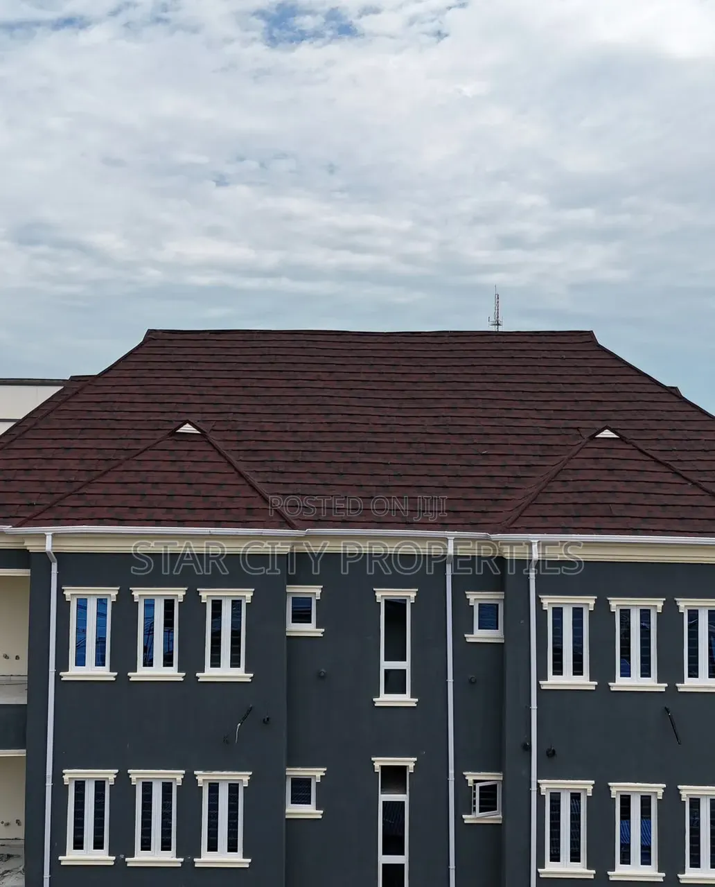 5bdrm Apartment in Ikeja Lagos, Opebi for sale in Opebi