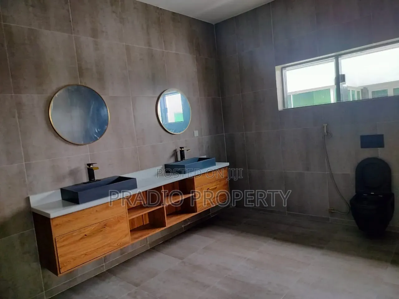 5bdrm Duplex in Royal Garden Estate, Ajiwe for sale in Ajiwe