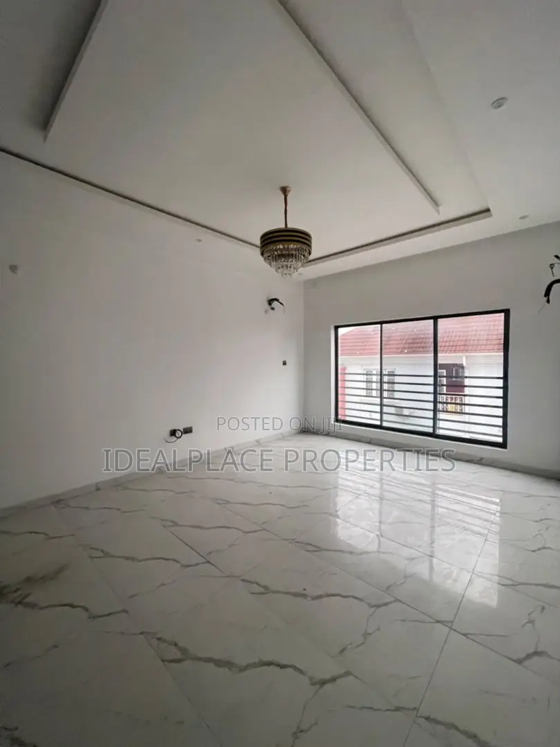 3bdrm Apartment in Ikate for sale in Ikate