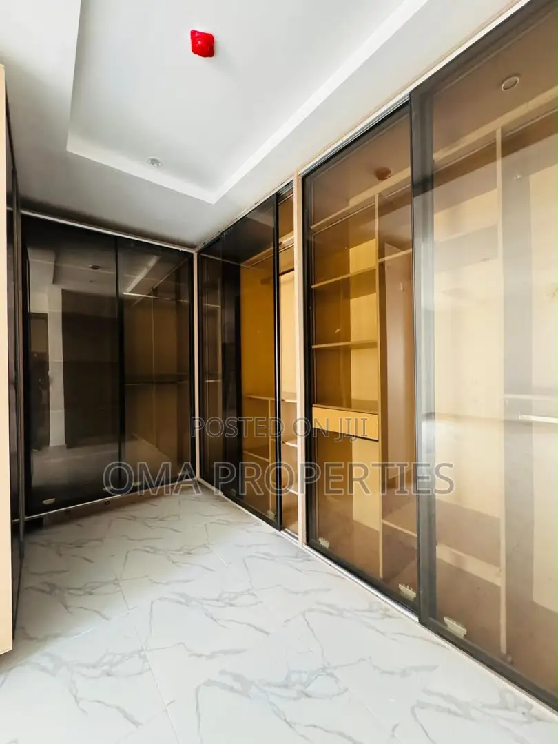 Furnished 5bdrm House in Omole Phase 1 for sale in Omole Phase 1