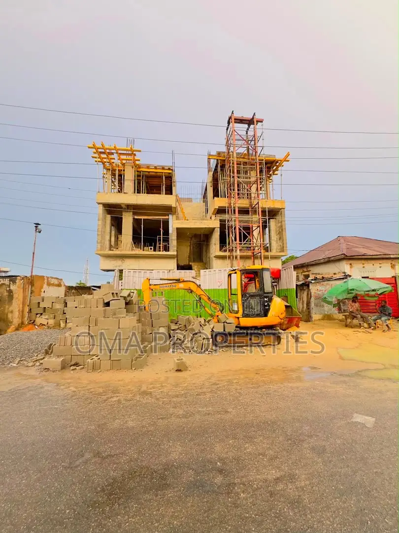 Furnished 3bdrm House in Yaba for sale in Yaba