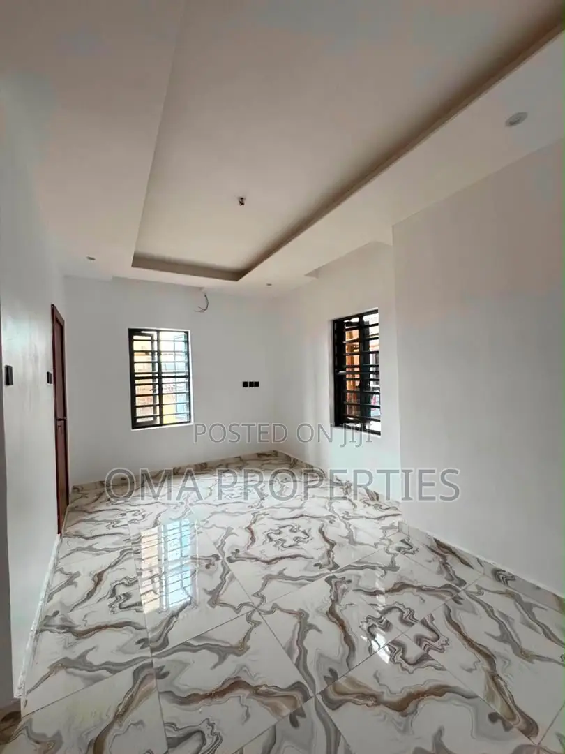 Furnished 2bdrm House in Eric Moore for sale in Eric Moore