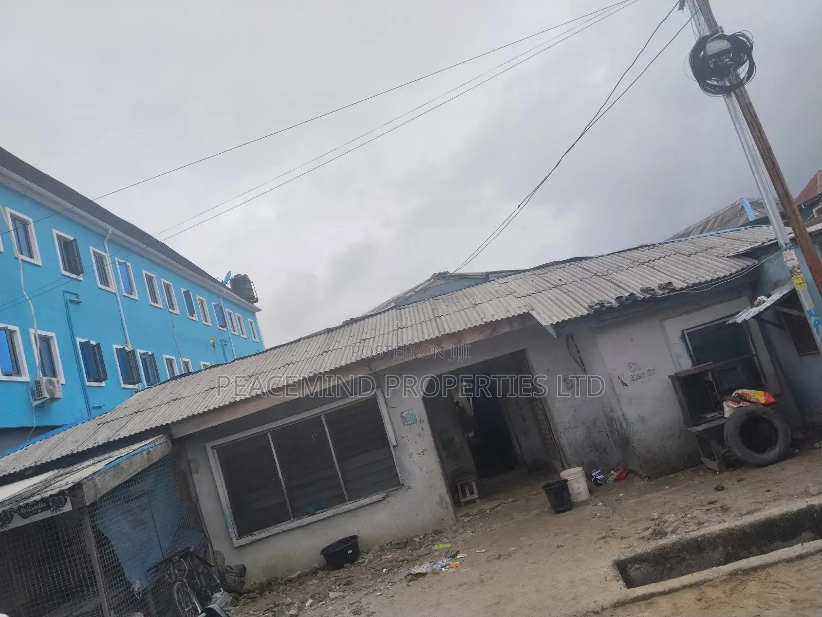 Plot of Land With Bungalow of 24 Rooms in Surulere Lagos #160m in Itire