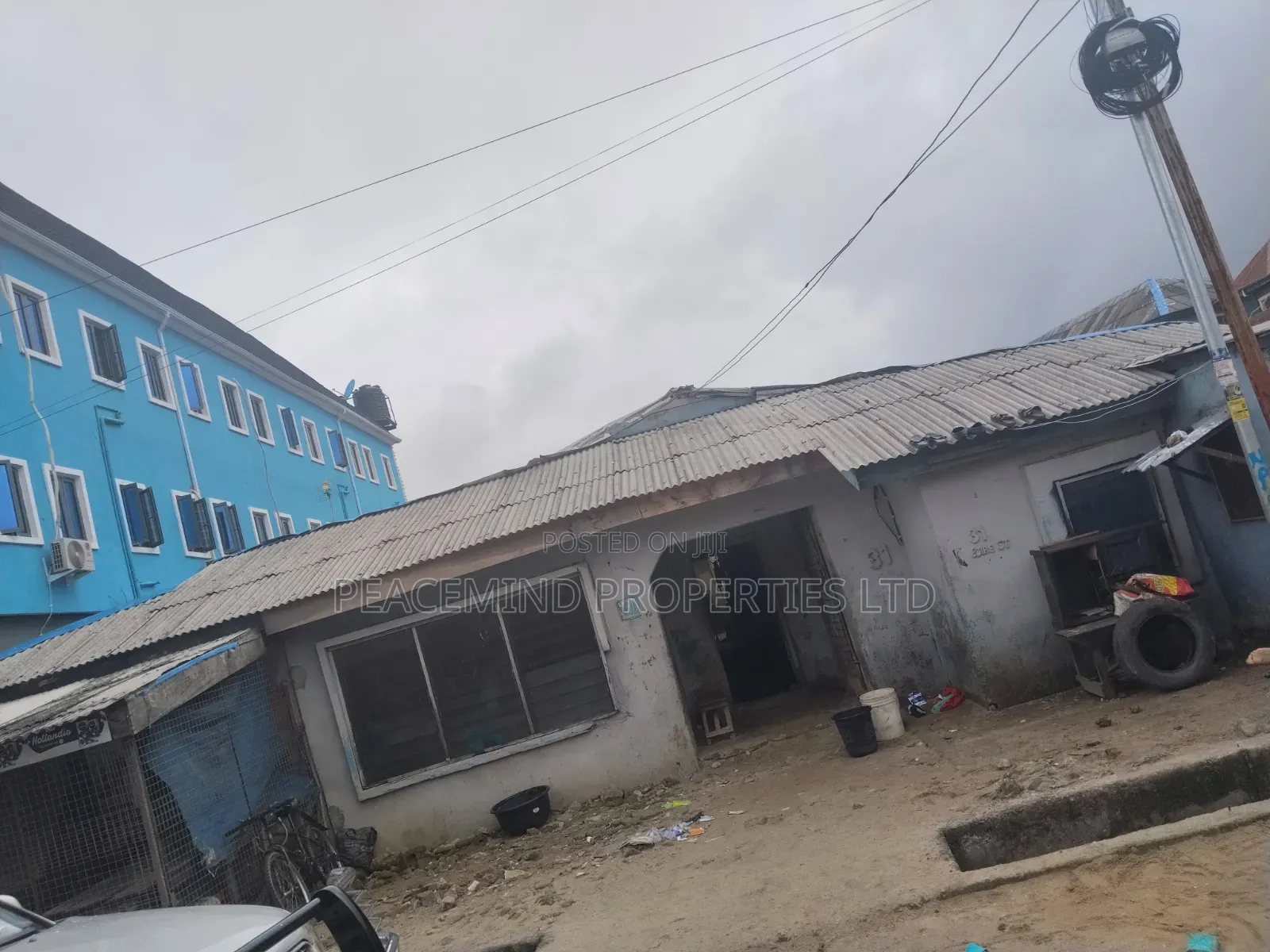 Plot of Land With Bungalow of 24 Rooms in Surulere Lagos #160m in Itire