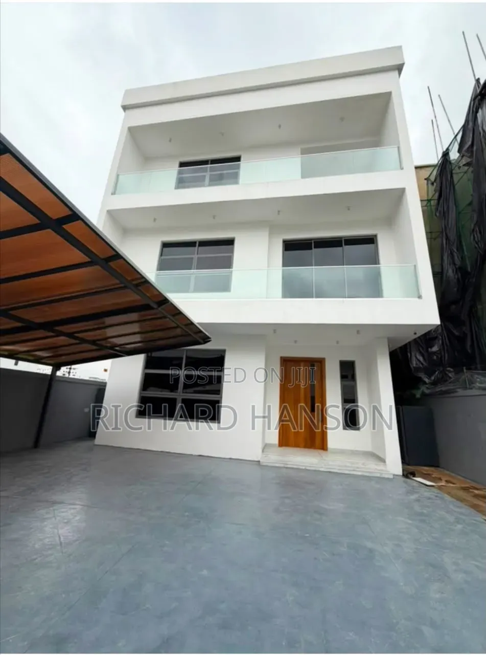 5bdrm Duplex in Waterfront, Old Ikoyi for sale in Old Ikoyi