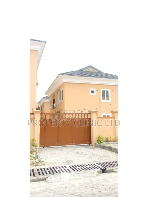 2bdrm Block of Flats in Parkview Estate for sale in Parkview Estate