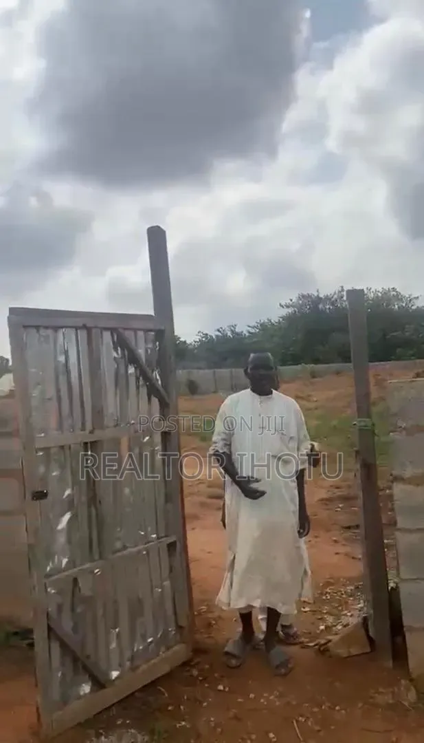 For Sale – F01 Kubwa, Abuja Location: F01, Kubwa — After MPB in Kubwa