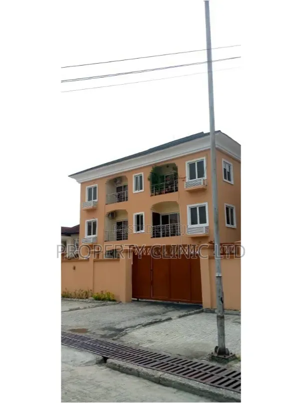 2bdrm Block of Flats in Parkview Estate for sale in Parkview Estate