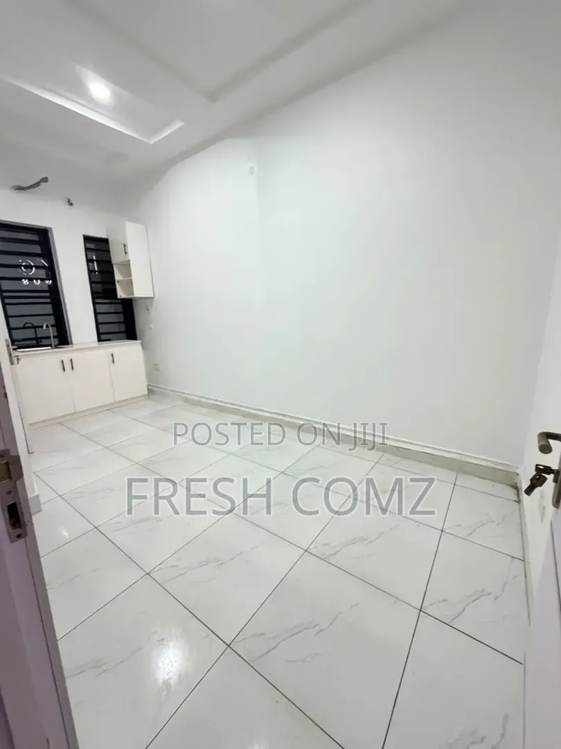 Studio Apartment in Ocean Harbor Orchid, Lekki Phase 2 for rent in Lekki Phase 2