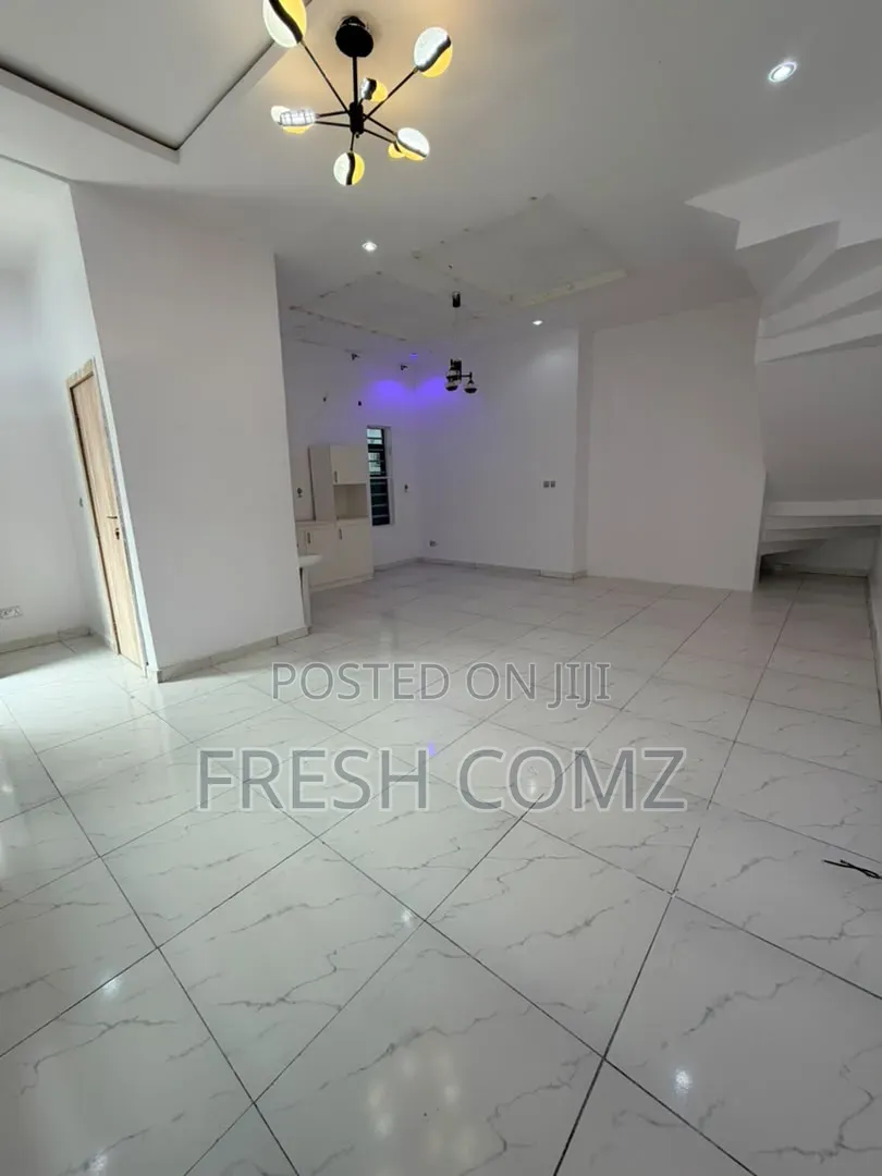 Studio Apartment in Royal Pine 1 Orchid, Lekki Phase 2 for rent in Lekki Phase 2