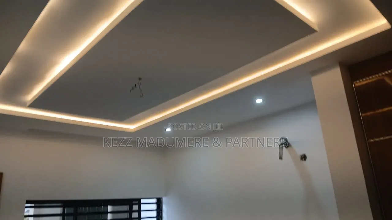 12bdrm Duplex in Shell Cooperative, for sale in Eneka