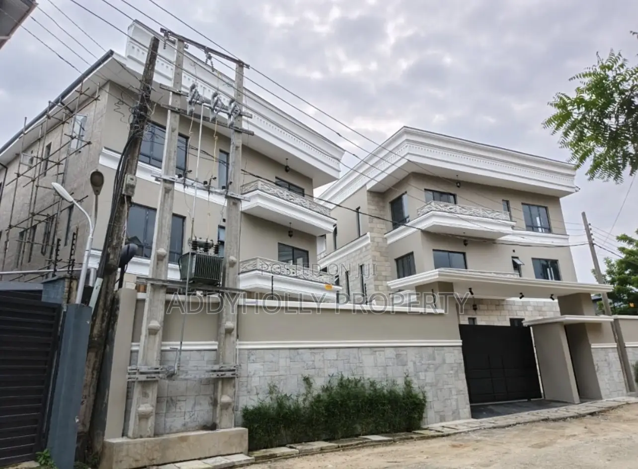5bdrm Duplex in Parkview Estate for sale in Parkview Estate