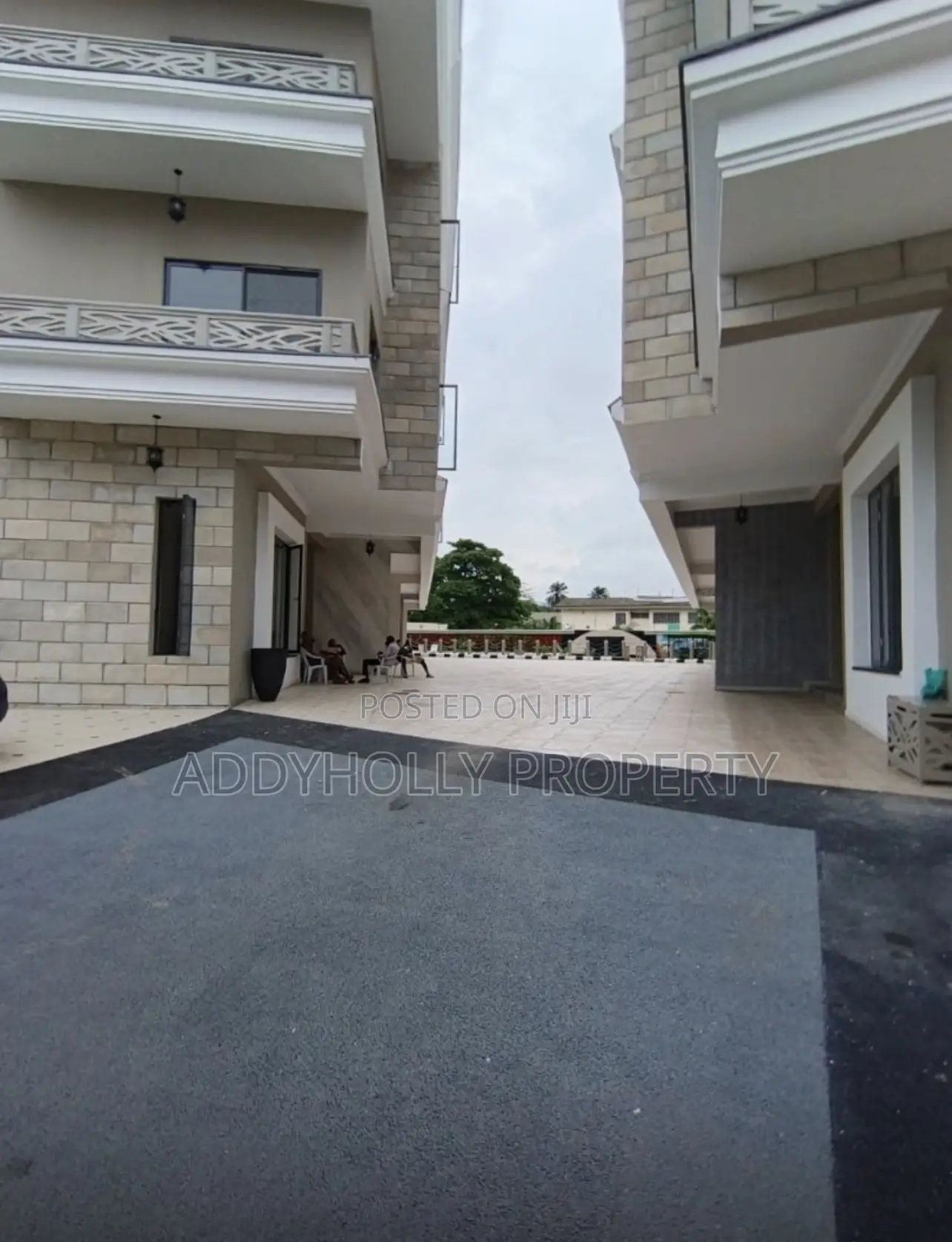 5bdrm Duplex in Parkview Estate for sale in Parkview Estate