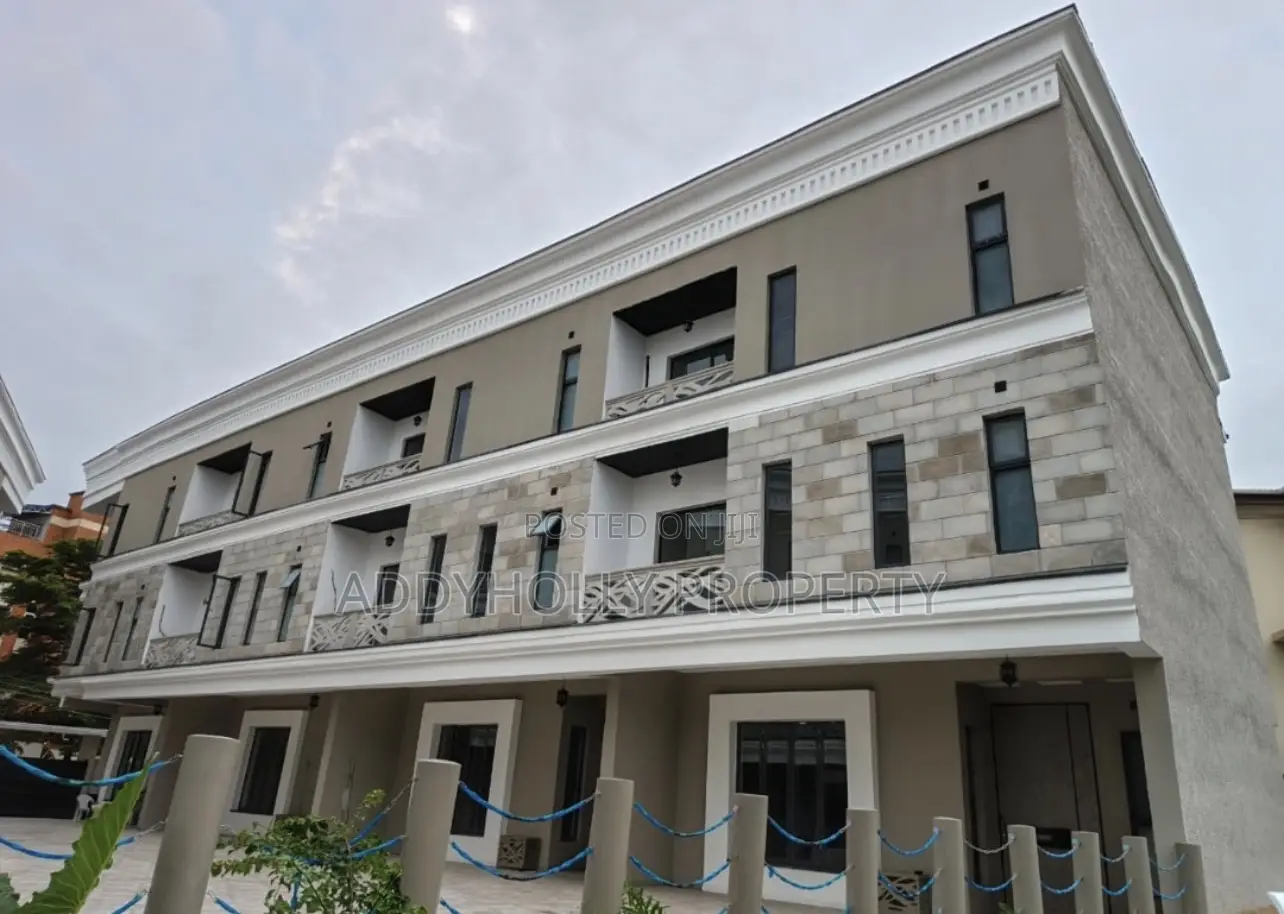 5bdrm Duplex in Parkview Estate for sale in Parkview Estate