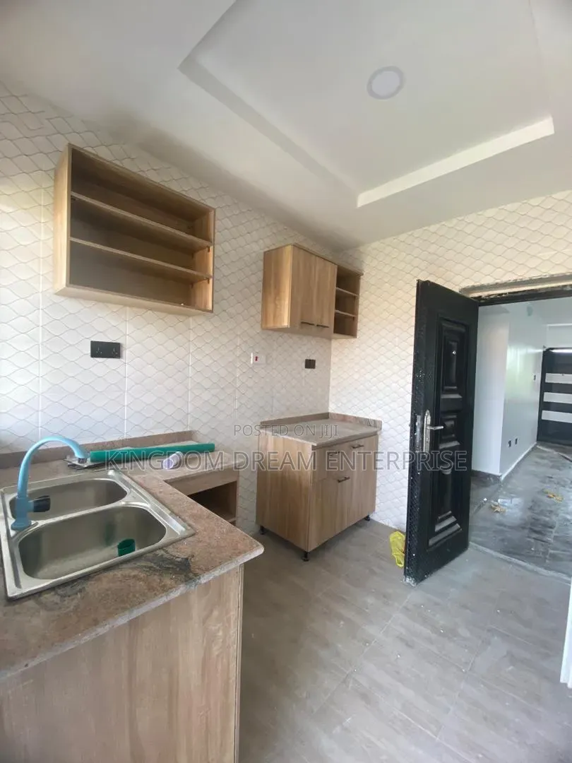 3bdrm Apartment in Ogombo Sangotedo for rent in Ogombo