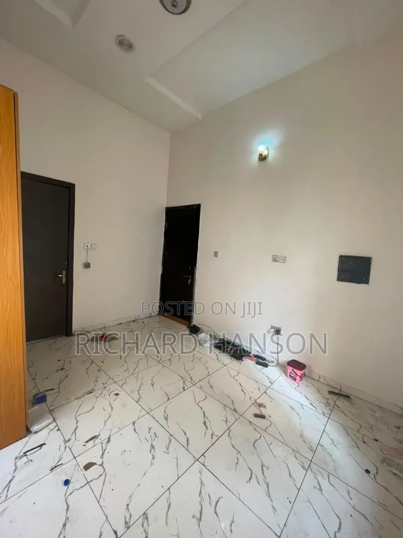 1bdrm Shared Apartment in Orchid (Just1Room), Chevron for rent in Chevron