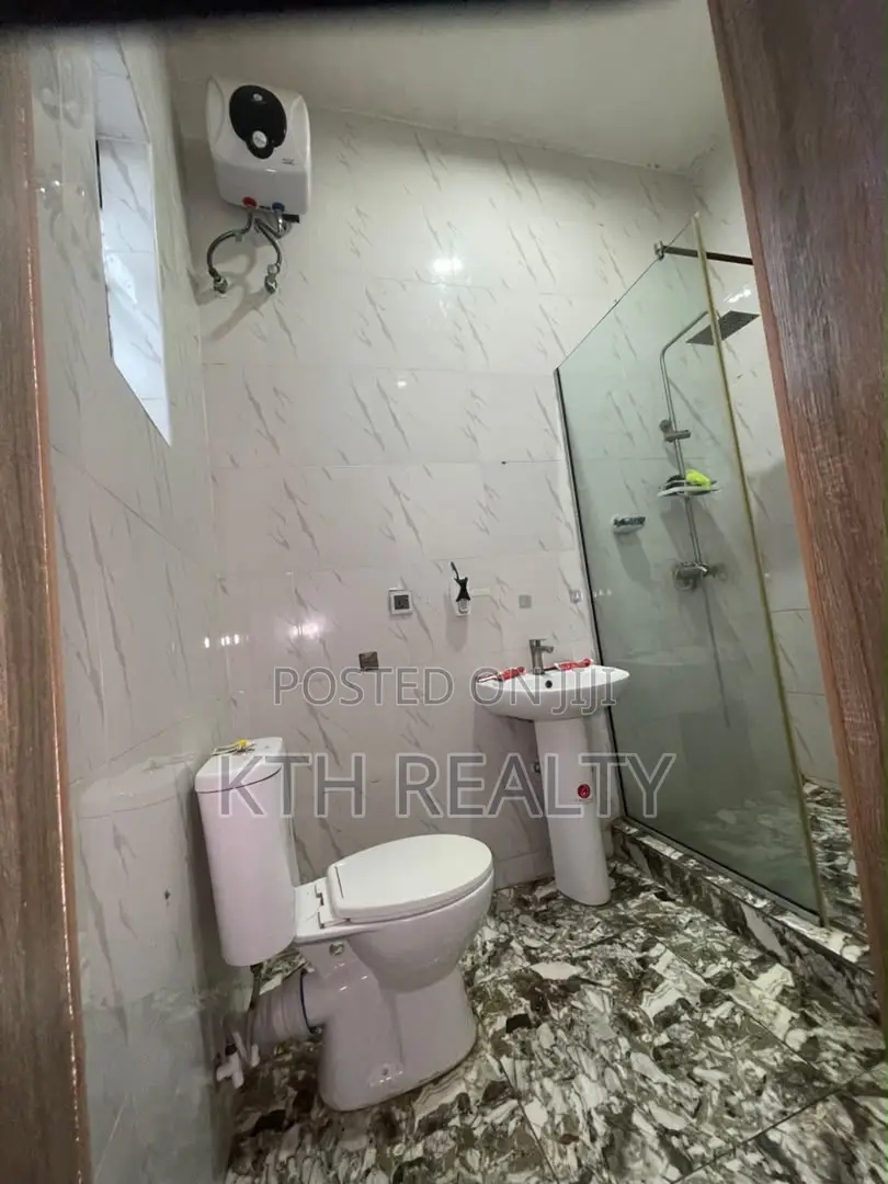 1bdrm Shared Apartment in Rosebak Estate 5, Ikota for rent in Ikota