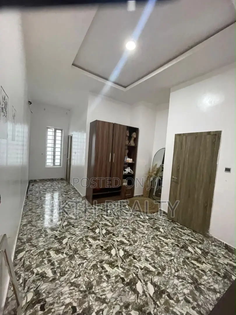 1bdrm Shared Apartment in Rosebak Estate 5, Ikota for rent in Ikota