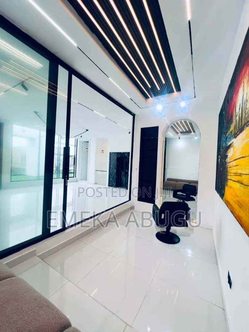 5bdrm Duplex in Osapa london for sale in Osapa london
