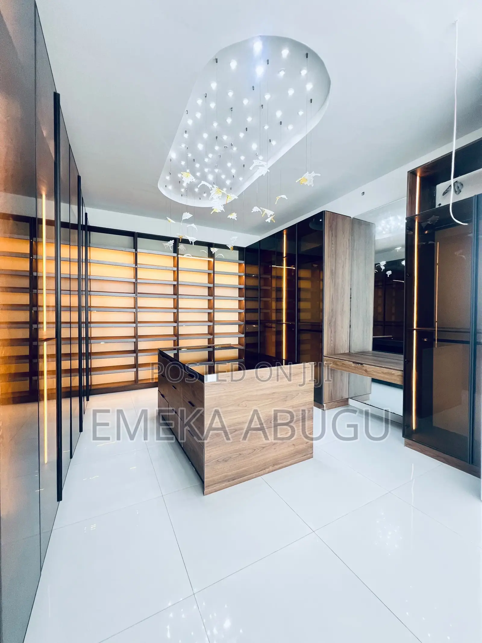 5bdrm Duplex in Osapa london for sale in Osapa london