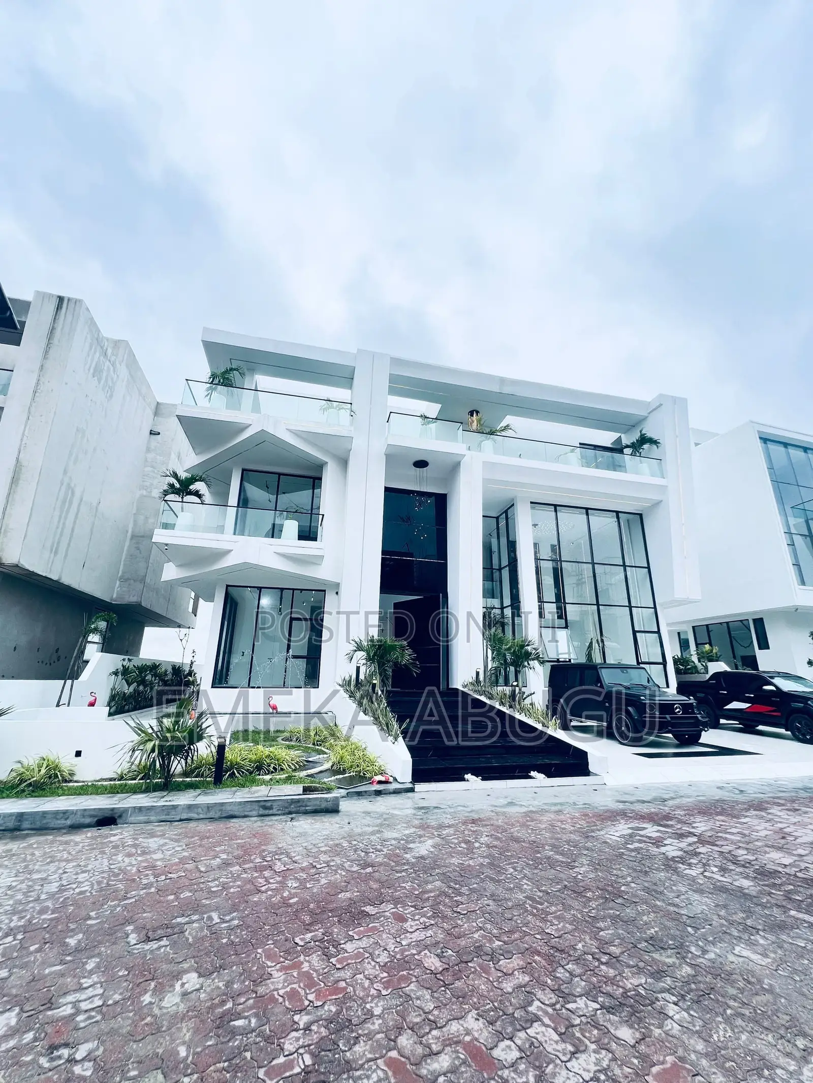 5bdrm Duplex in Osapa london for sale in Osapa london