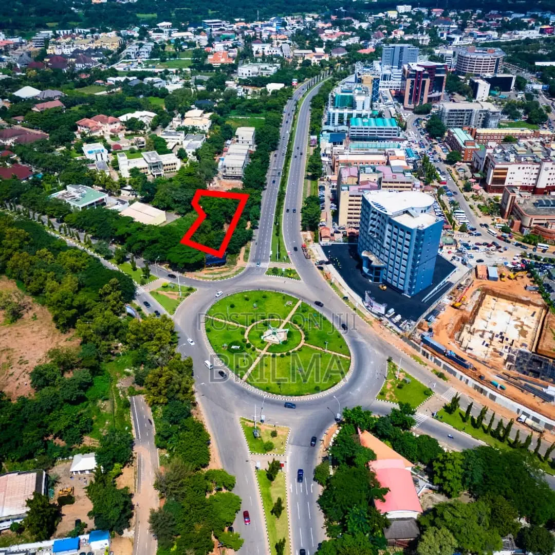 1800 SQM Land in Maitama for Sale in Maitama