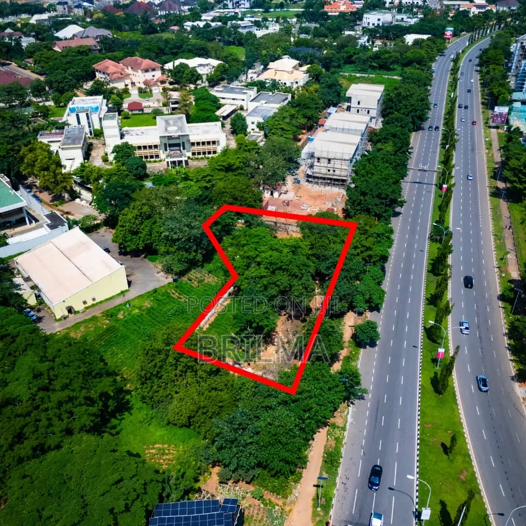 1800 SQM Land in Maitama for Sale in Maitama