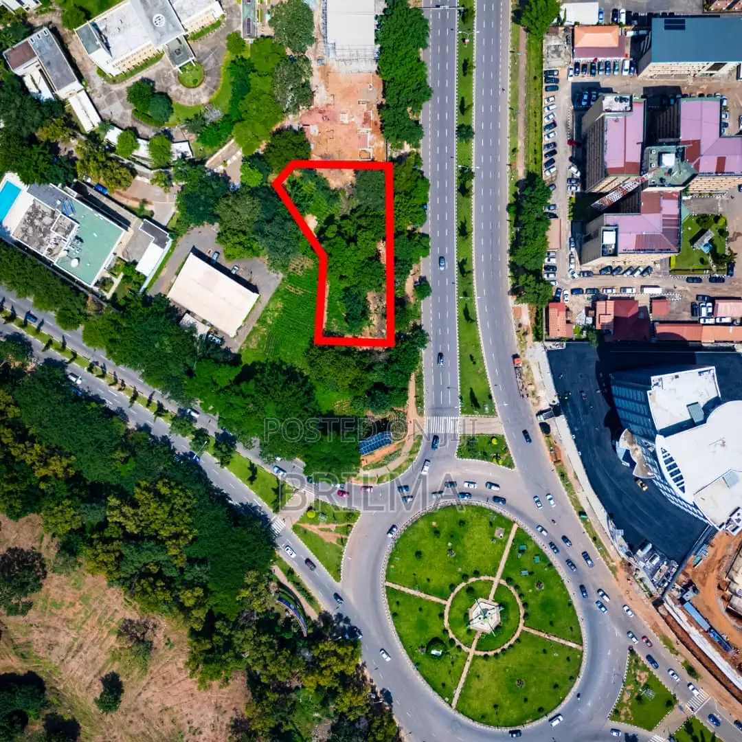 1800 SQM Land in Maitama for Sale in Maitama