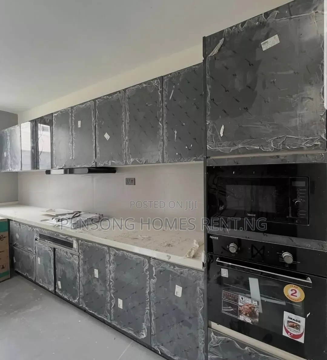 2bdrm Apartment in Lekki Phase 1 for rent in Lekki Expressway